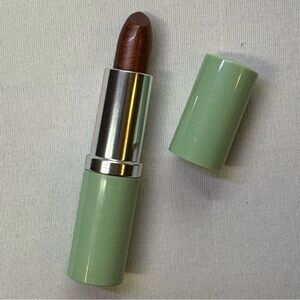 Clinique Dramatically Different Lipstick in The Color 49 Surprise
